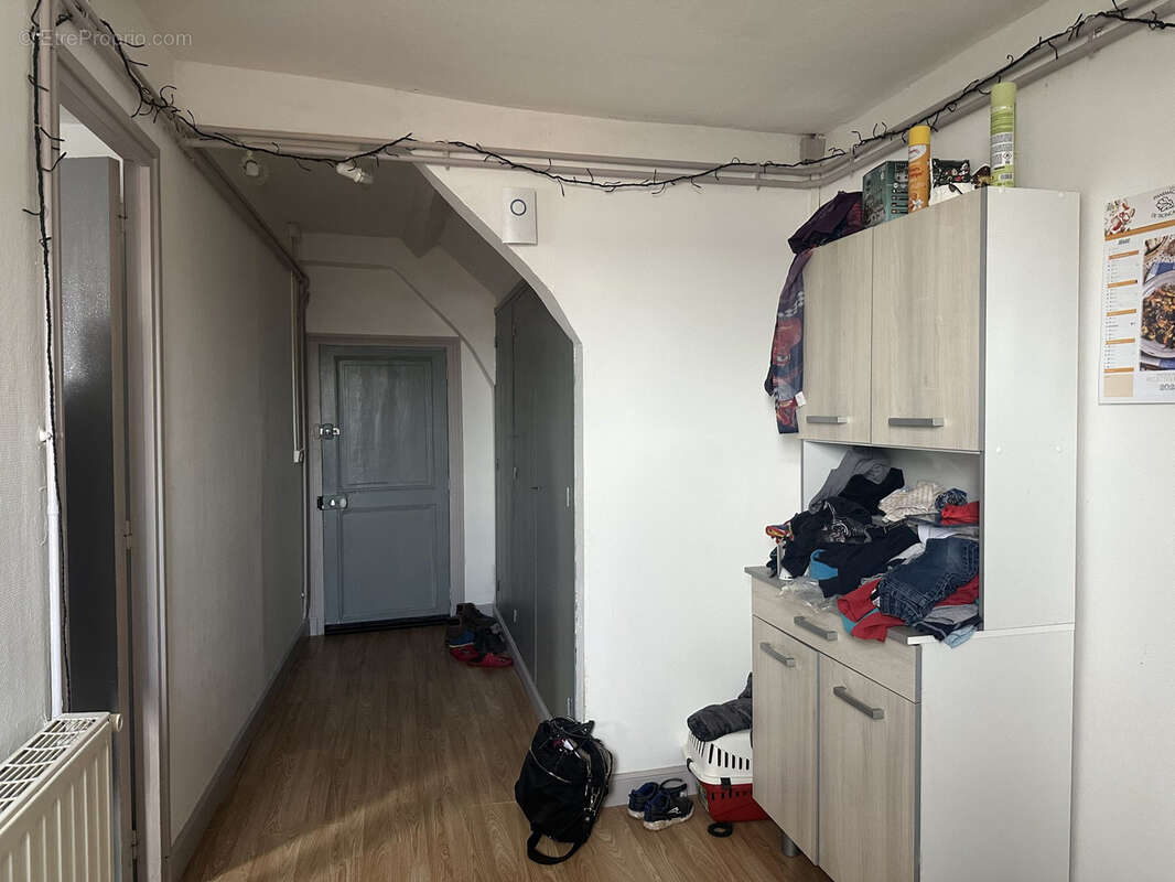 Appartement à AINAY-LE-CHATEAU