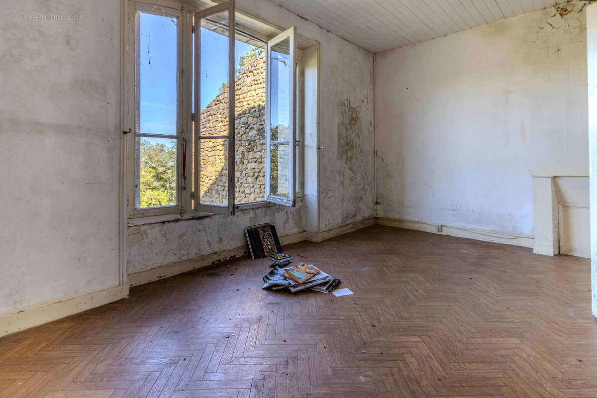 Maison à CENAC-ET-SAINT-JULIEN