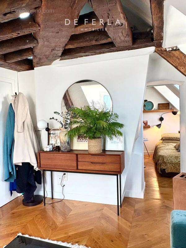Appartement à PARIS-1E