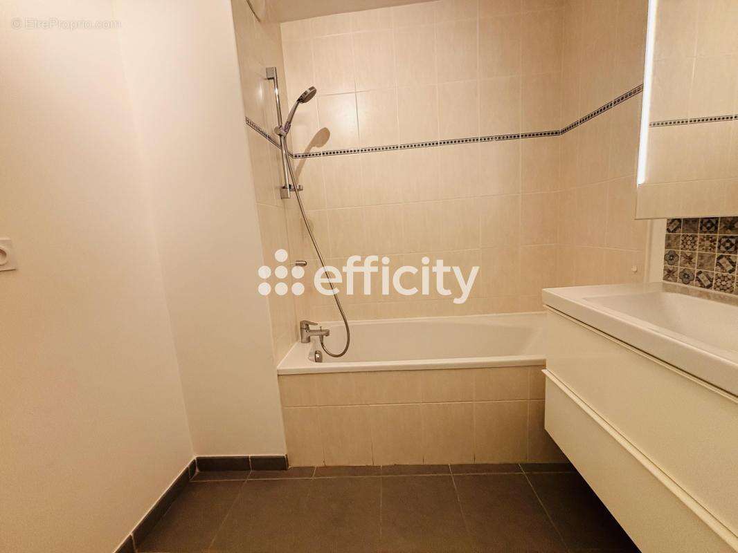 Appartement à MARSEILLE-9E