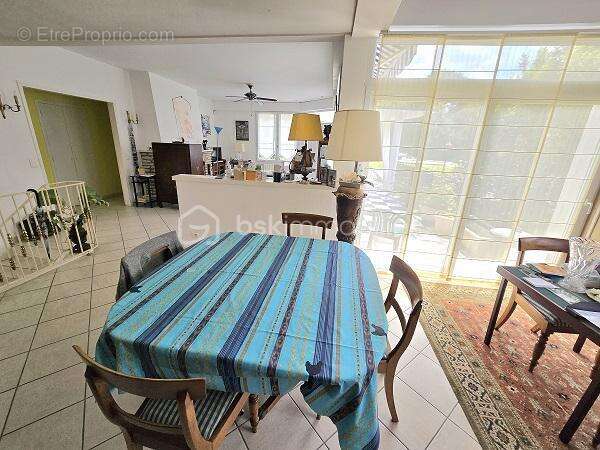 Magnifique maison de 170 m2 4 chambres sur un terrain de 913 m2 !!! - photo 13