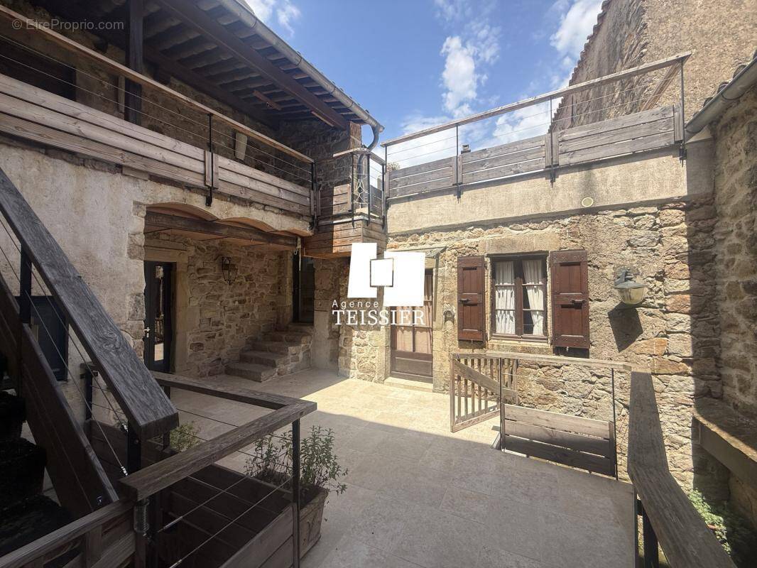 Maison à SAINT-PAUL-LE-JEUNE