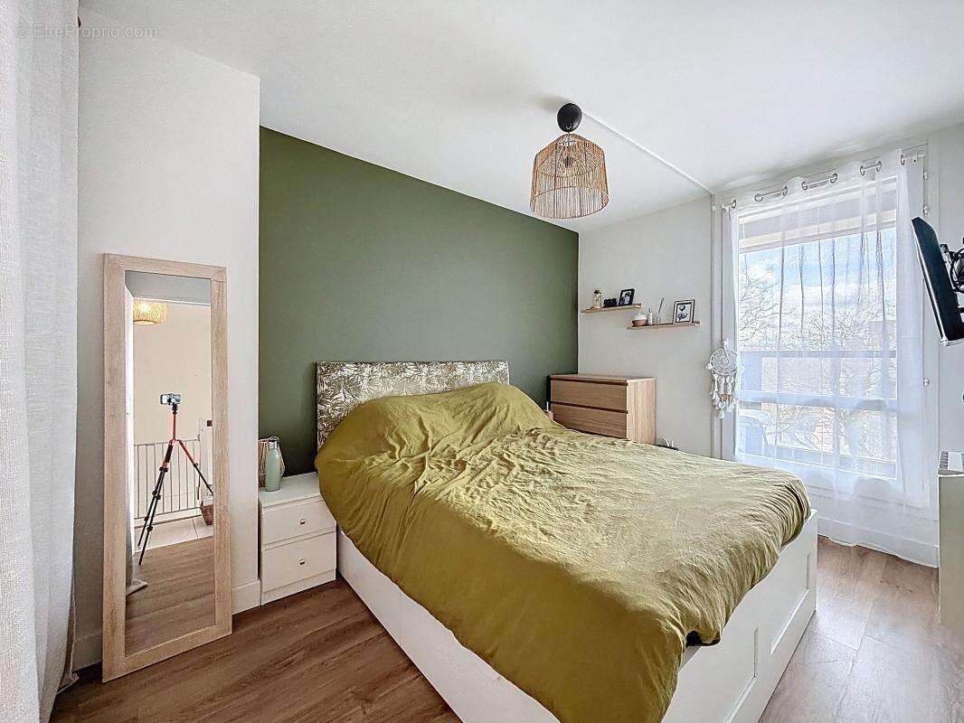Appartement à VOISINS-LE-BRETONNEUX