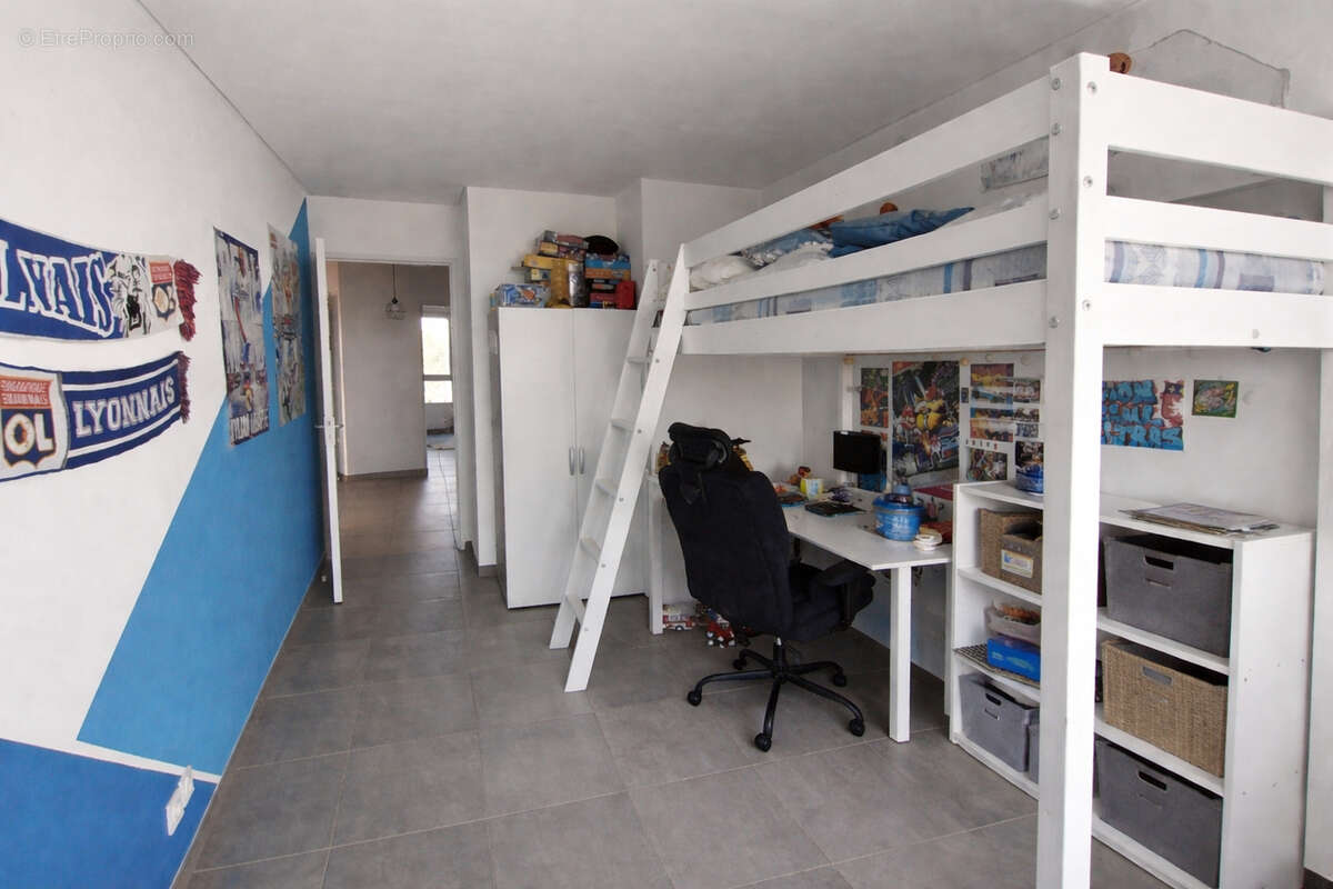 Appartement à DECINES-CHARPIEU