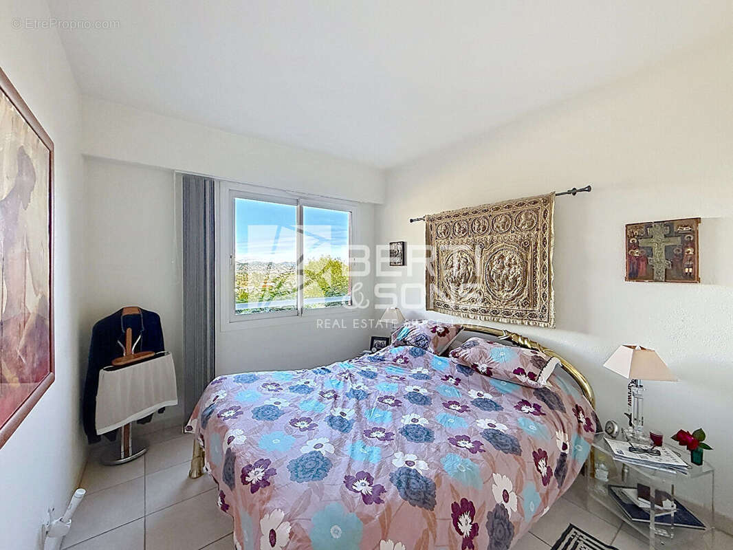 Appartement à MANDELIEU-LA-NAPOULE