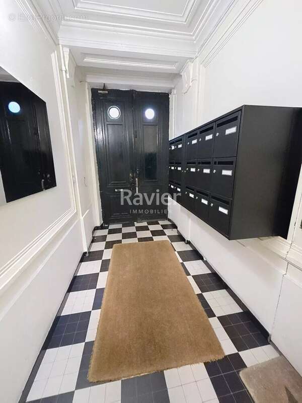 Appartement à PARIS-16E