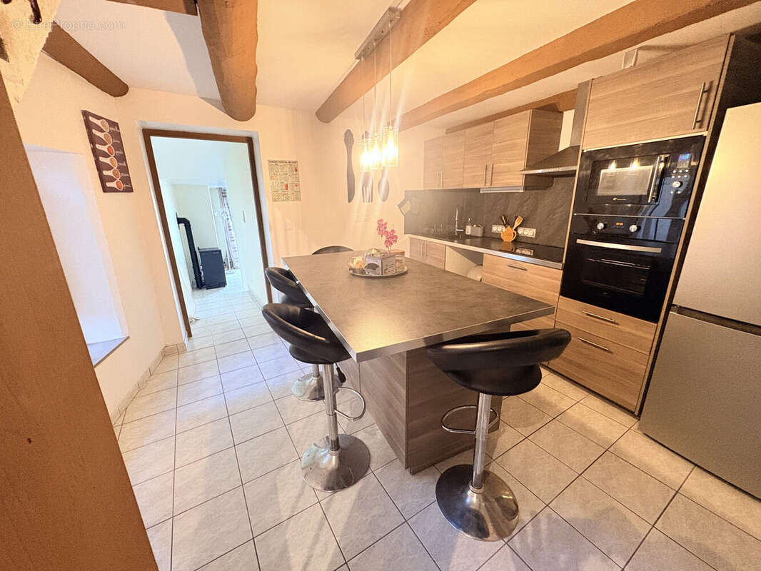 Maison 114 m² à Corent  - photo 2