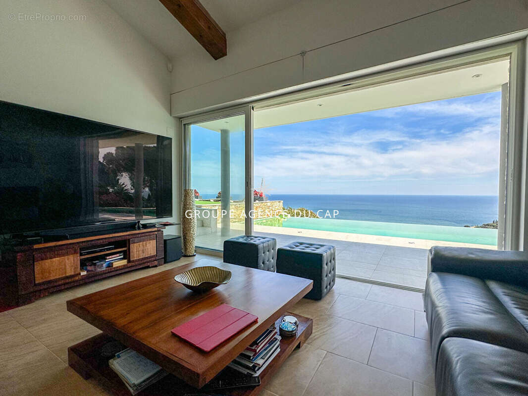 Maison à LES ISSAMBRES