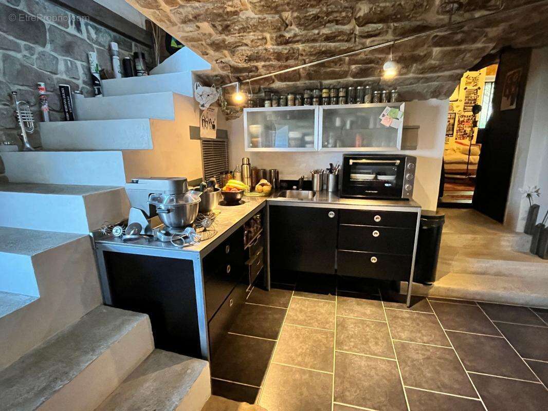 Maison en pierres rénovée + terrain 2400m² - photo 7