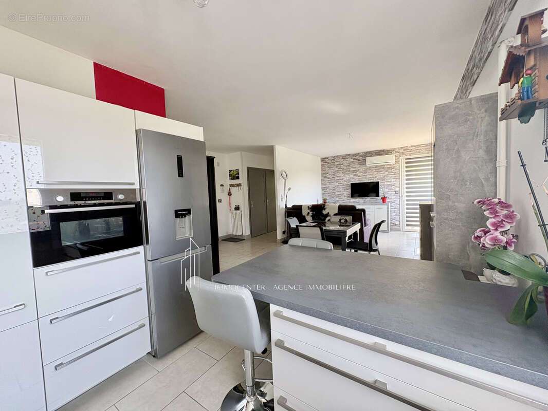 Appartement T2 Ascenseur et Clim - Agence Immocenter Chanas - photo 6