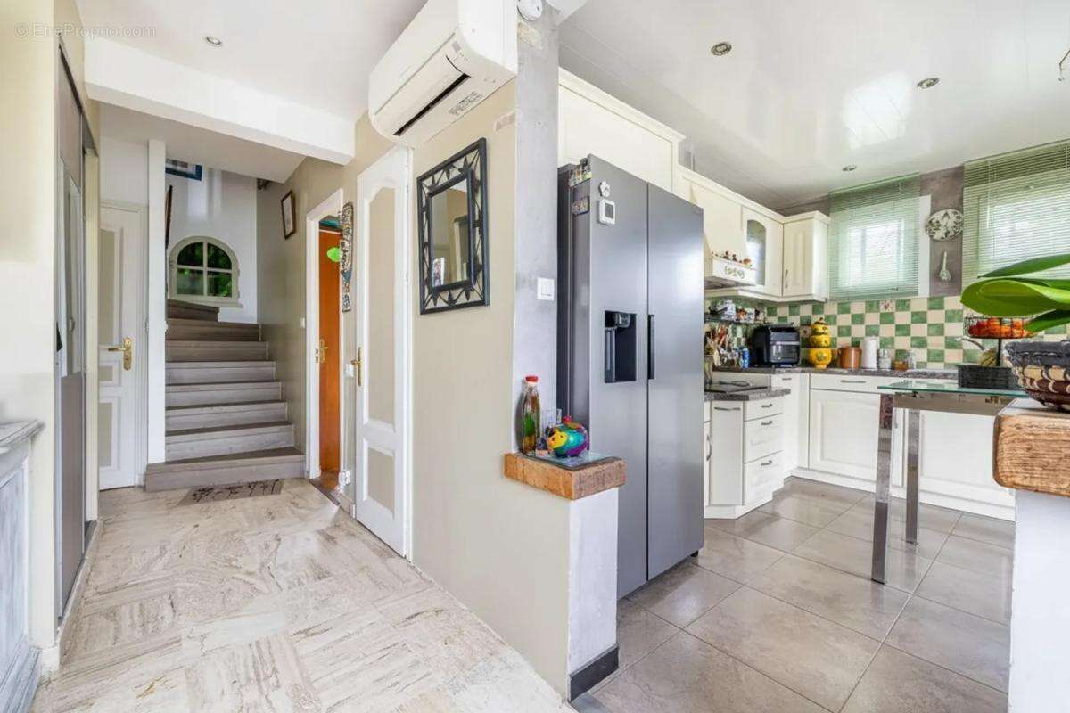 Maison de 5 pièces de 130 m² à Breux-Jouy - photo 6