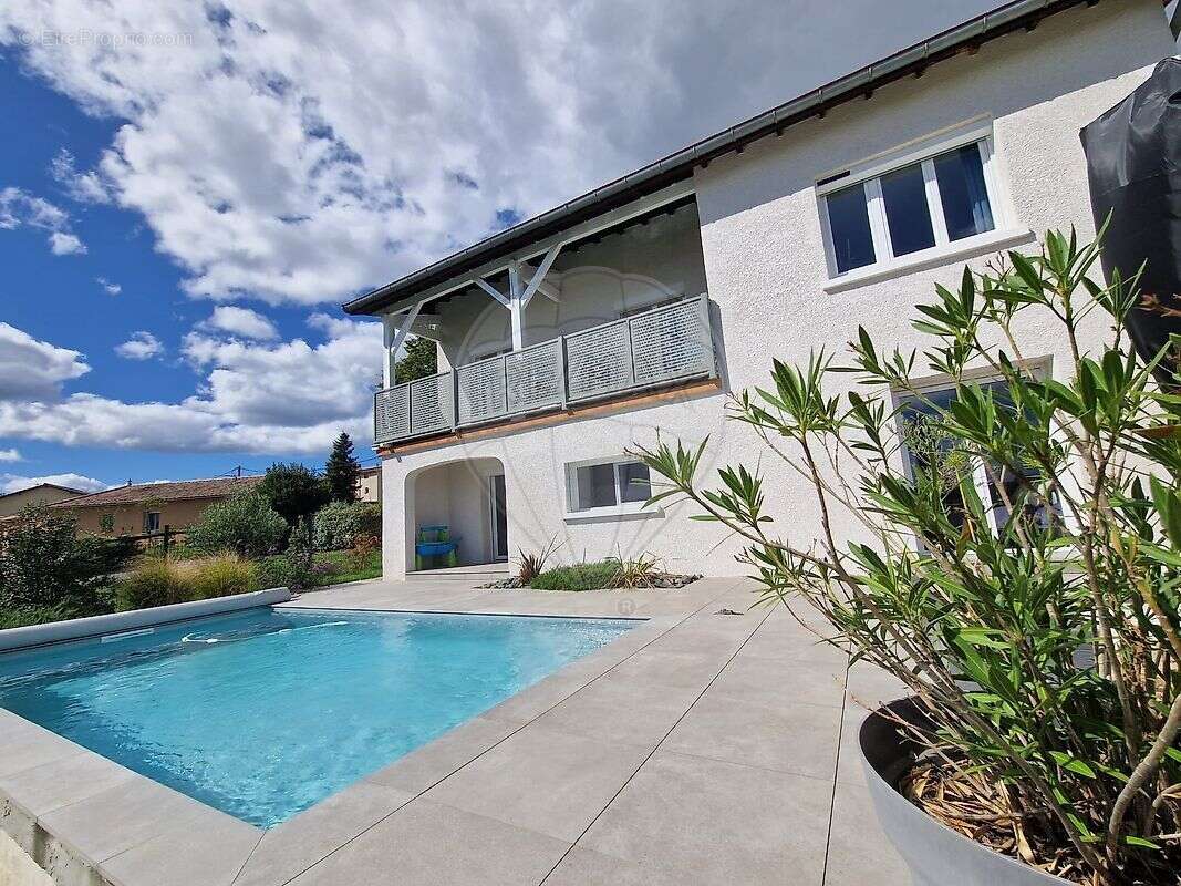 Maison à SAINT-ETIENNE-DES-OULLIERES