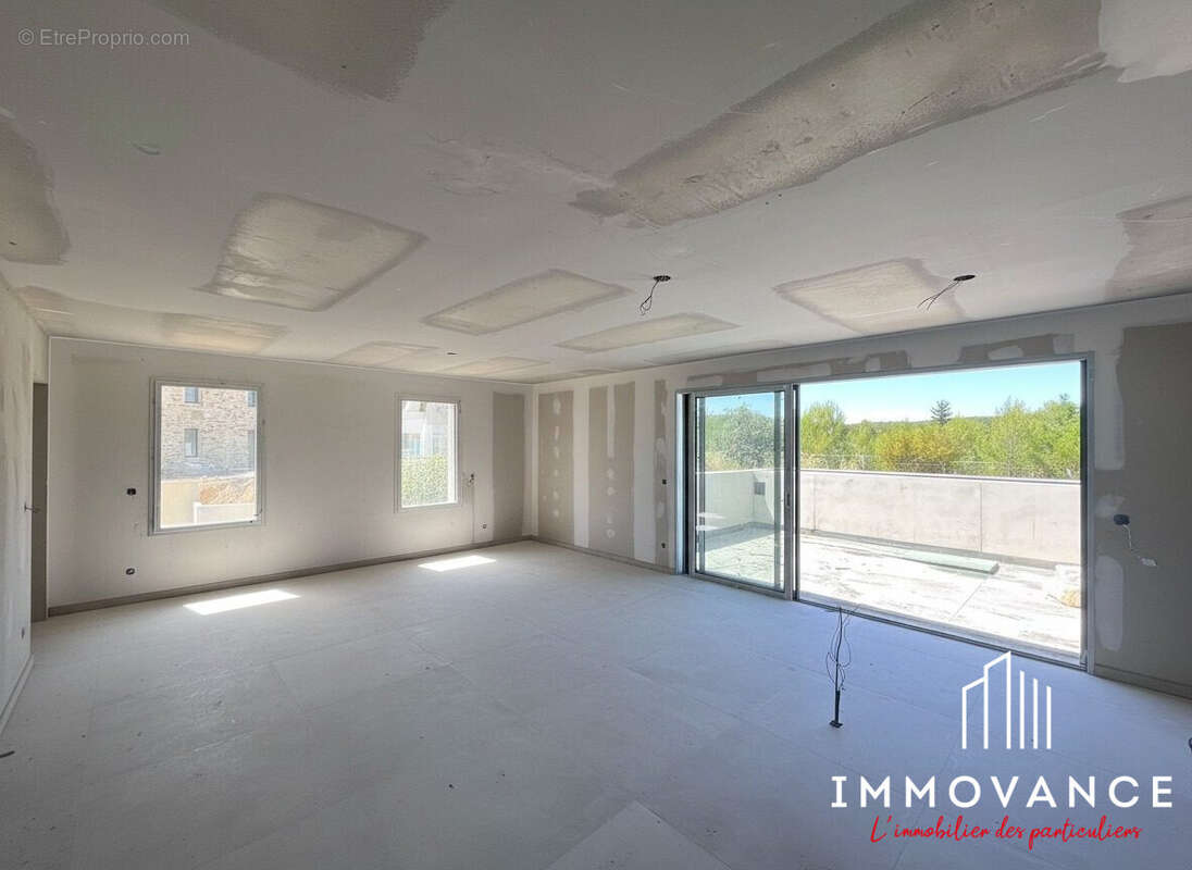 Appartement 102 m² à Saint-Clement-De-Riviere  - photo 3