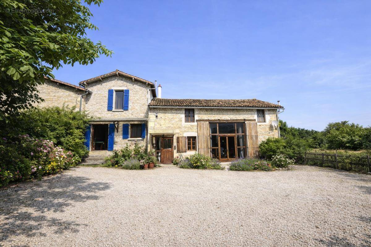Maison à SAUZE-VAUSSAIS