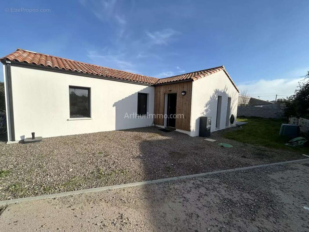 Maison à TALMONT-SAINT-HILAIRE