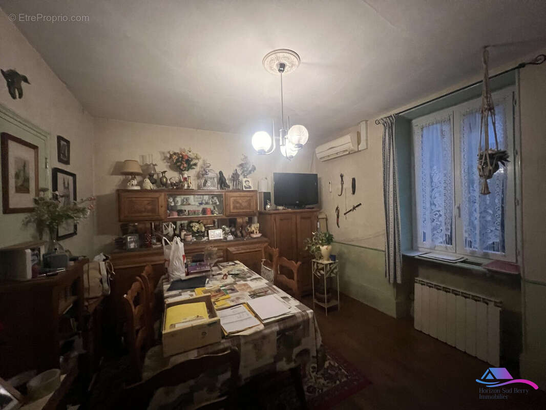 SEJOUR - Maison à CHATEAUMEILLANT