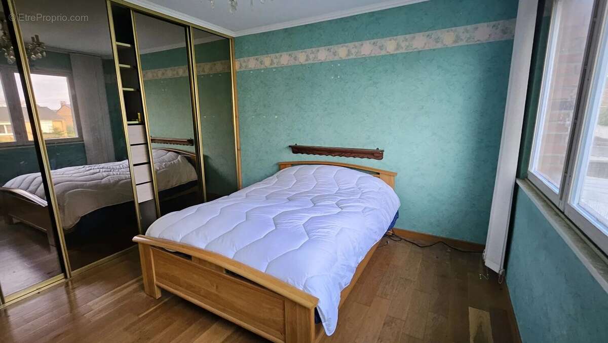 Maison à NEUVILLE-EN-FERRAIN