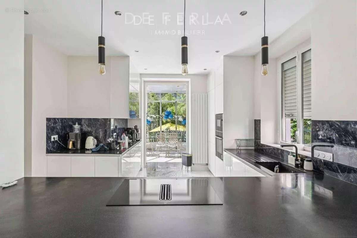 Maison à SAINT-MAUR-DES-FOSSES