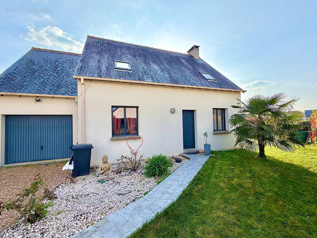 Maison à SOUVIGNE