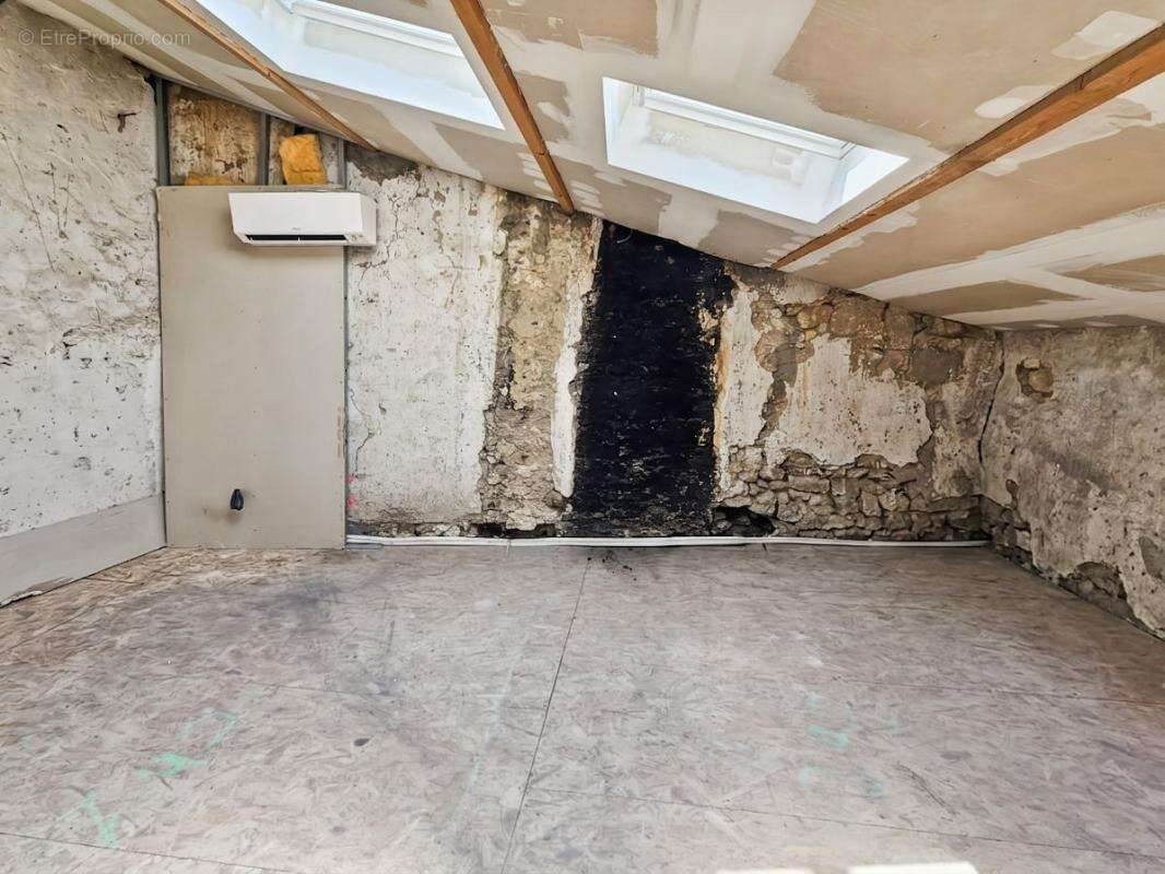 À Vendre à Montfrin - Maison de village de 85m² avec terrasse tropézienne - photo 4