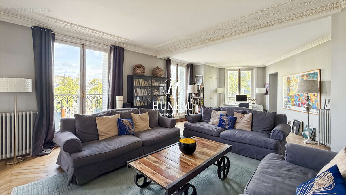 Appartement à PARIS-17E