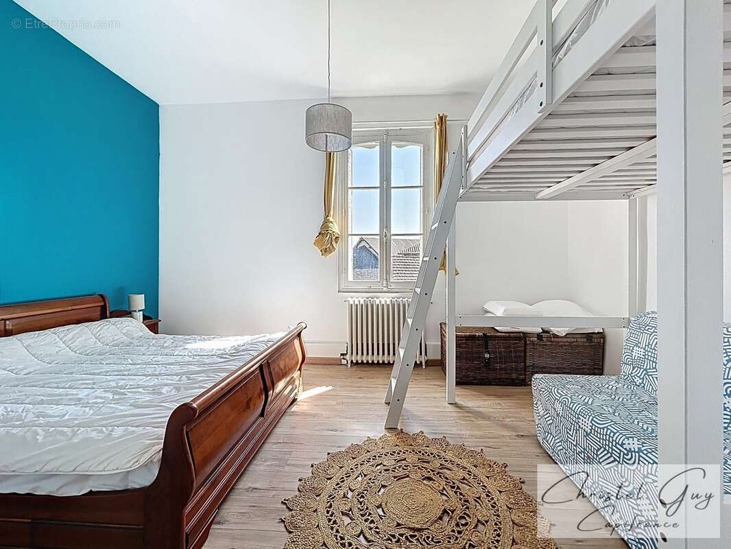 Vaas (72500) - Propriété de Charme 1910 de 175 m² + Maison d'amis, 7 Pièces, Terrain de 1260 m², Idéale Résidence Principale ou  - photo 12