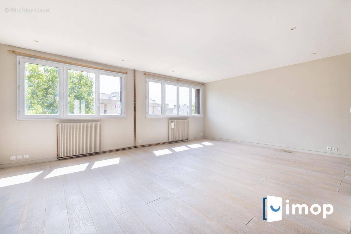 Appartement à AUBERVILLIERS