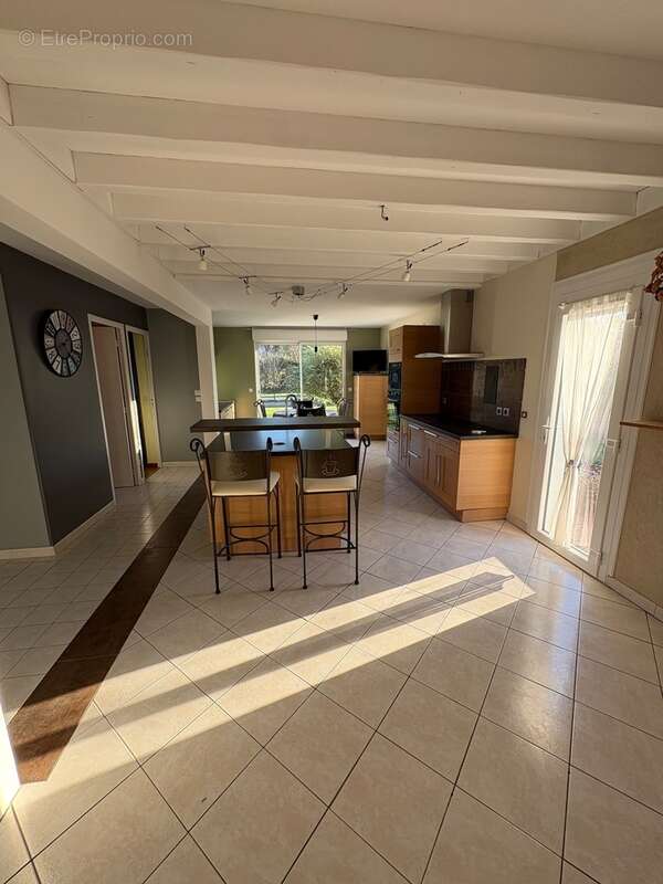 Maison à MONCE-EN-BELIN