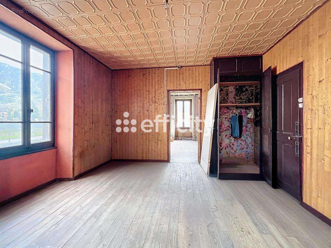 Maison à SAINT-PIERRE-EN-FAUCIGNY