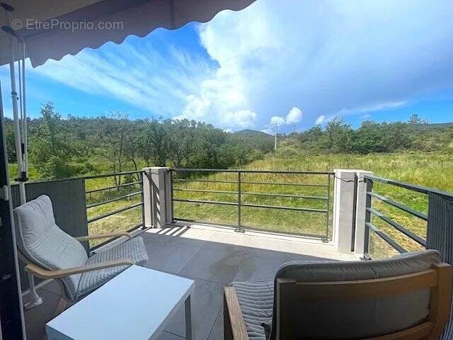 Appartement à ROQUEBRUNE-SUR-ARGENS