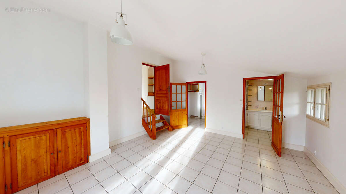  Maison familiale à vendre à LÉOGNAN, quartier FRIGÈRES - photo 4