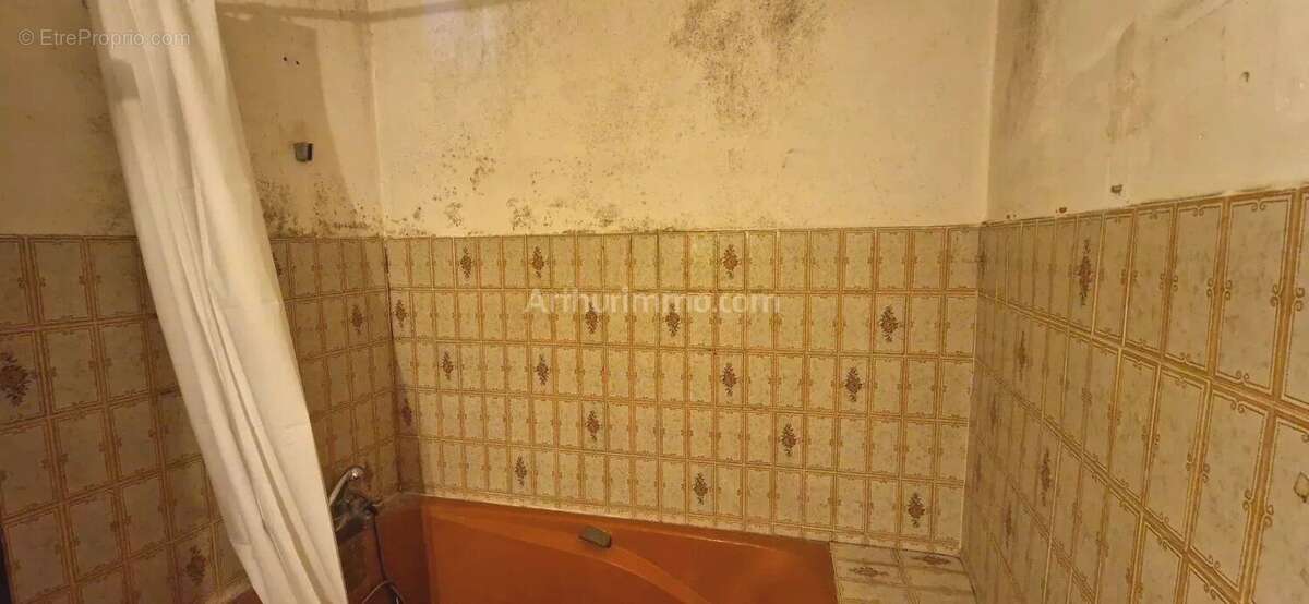 Maison à FIGANIERES