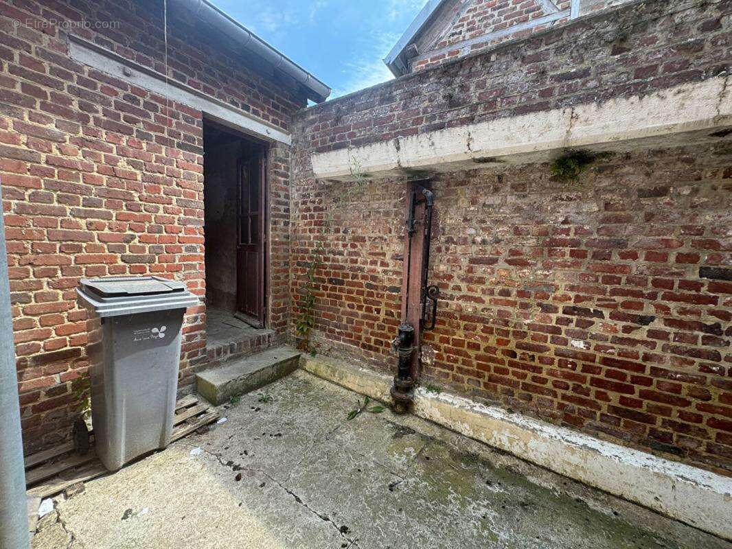 Maison centre-ville Moreuil , 2 chambres , jardin cave 94m2 - photo 9