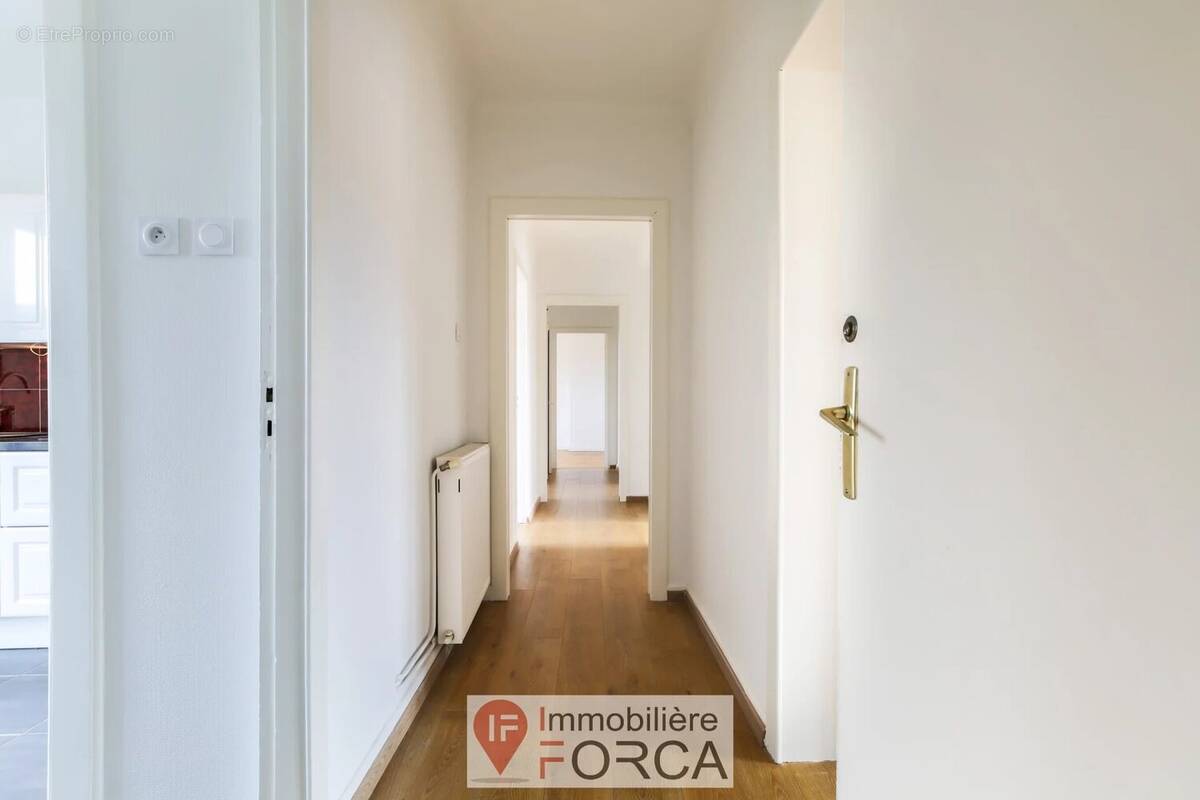 Appartement à ARS-SUR-MOSELLE