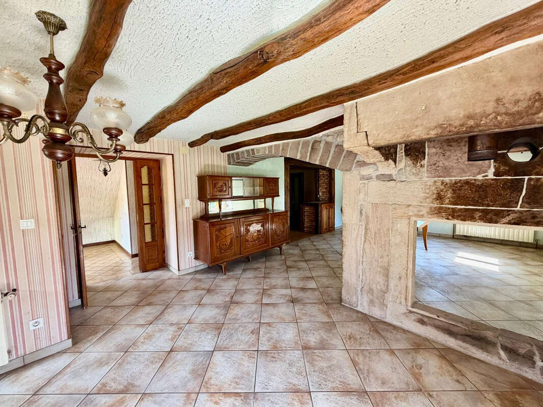 Vente maison de village en pierre sur 17,38 ares de terrain LUXEUIL LES BAINS (70) - photo 5