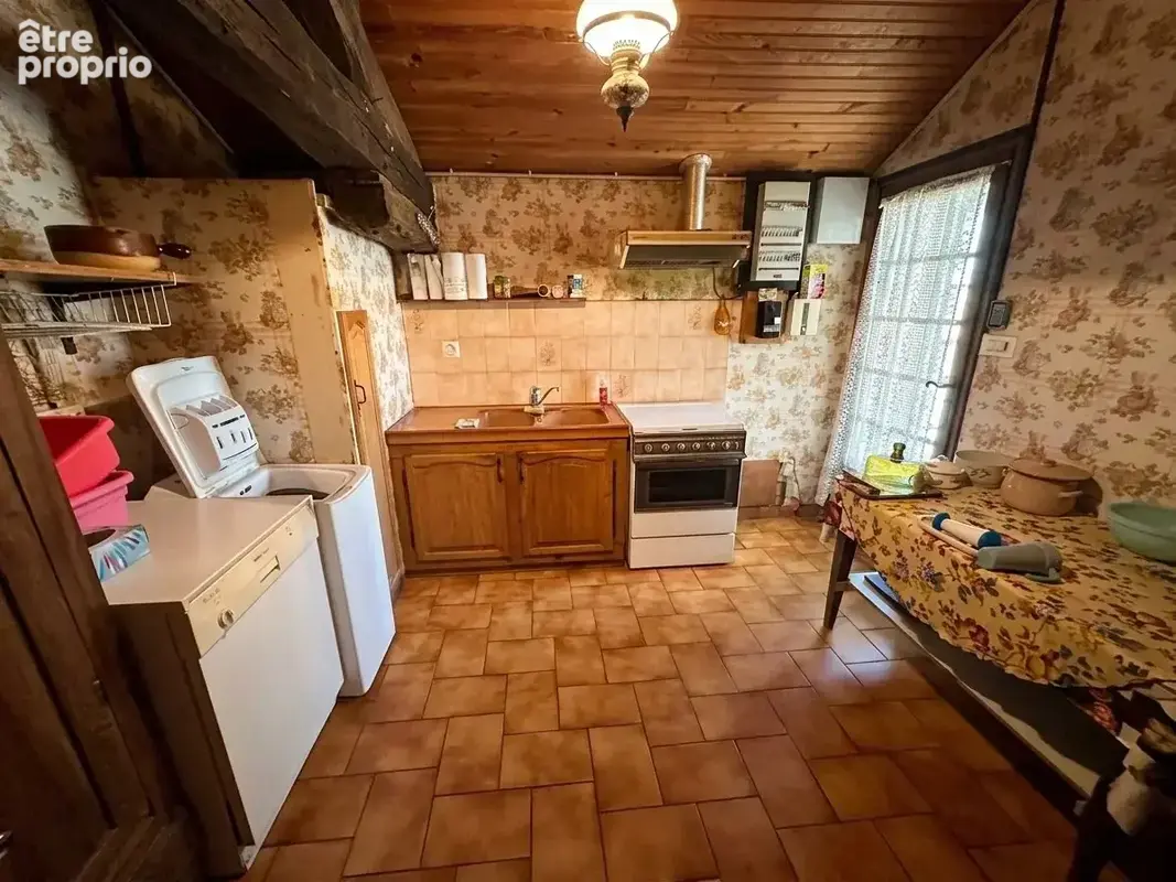 Maison de 196 m² avec double garage et atelier - photo 8