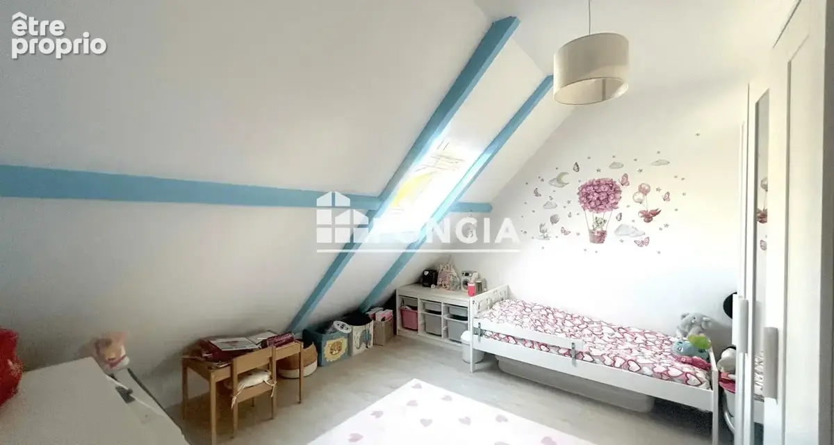 Maison familiale de 160 m2 au sol, quartier calme , proche de toutes les commodités - photo 6