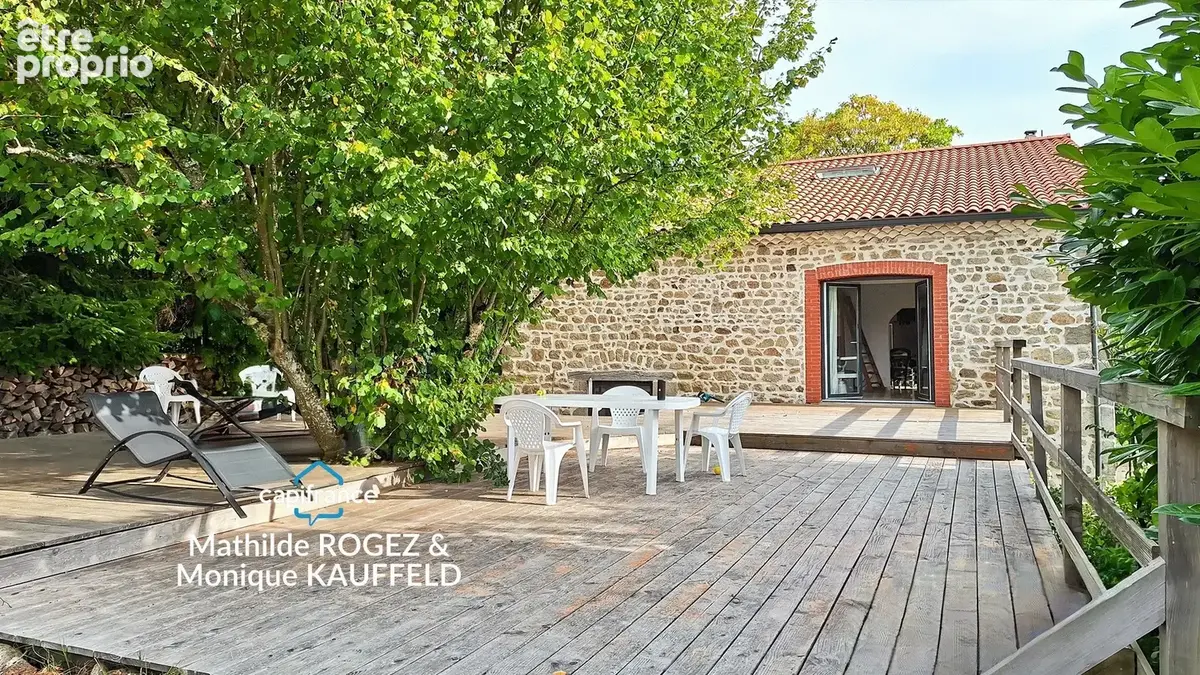 Cunlhat – belle maison en pierres rénovée – jardin 500 m² – grange - photo 16