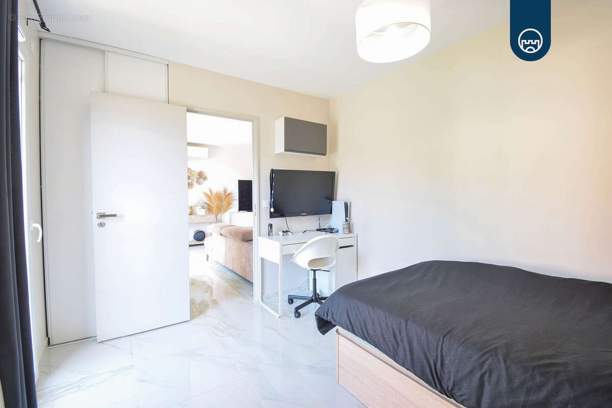 Appartement à SAINT-LAURENT-DU-VAR