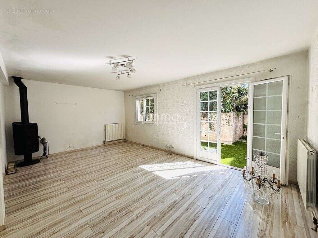 Maison à VILLENEUVE-LOUBET