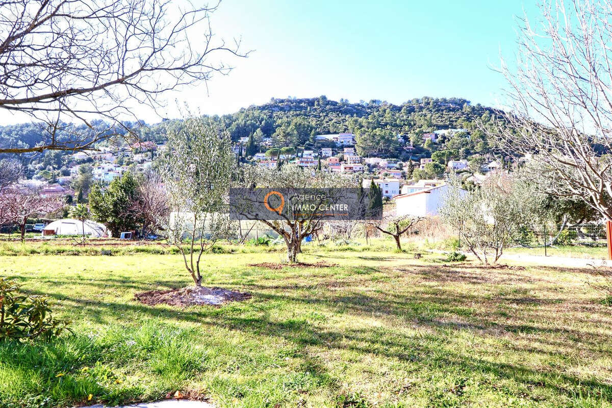Maison à SOLLIES-TOUCAS