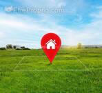 Terrain à FREVILLE-DU-GATINAIS