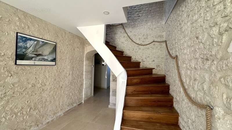 Maison de caractère à vendre - Barbezieux - photo 6