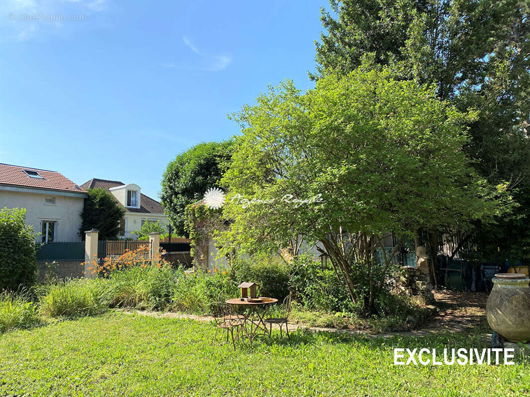 Terrain à SAINT-GERMAIN-EN-LAYE