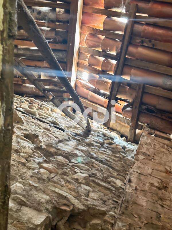 Maison à GROSPIERRES