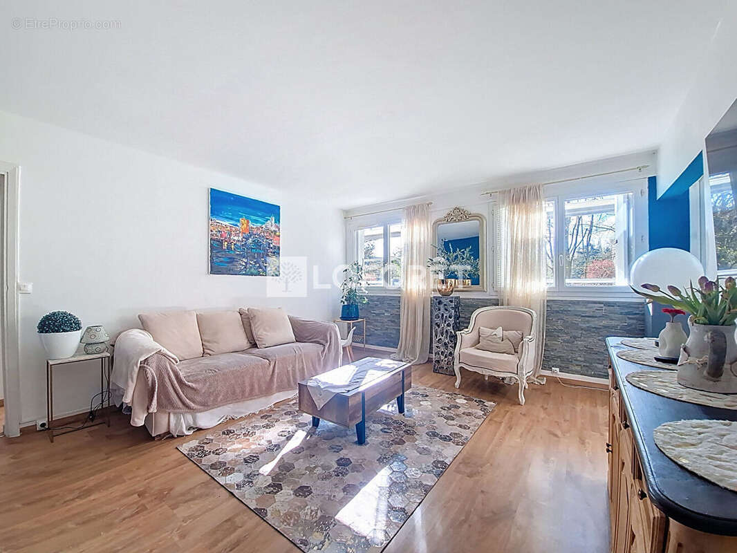 Appartement à VERNEUIL-SUR-SEINE