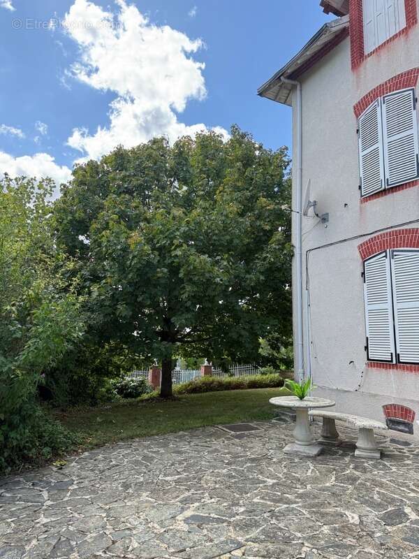 Maison à CUZION