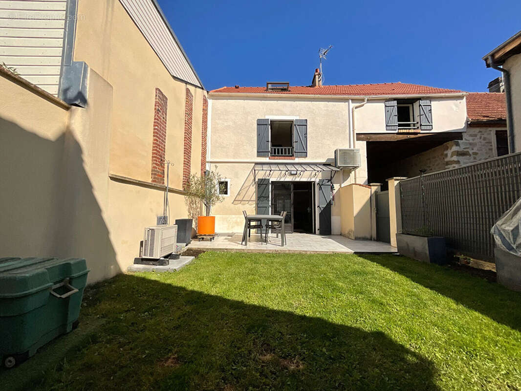 Exclusivité ** maurecourt ** corp de ferme en parfait état général ** - photo 18
