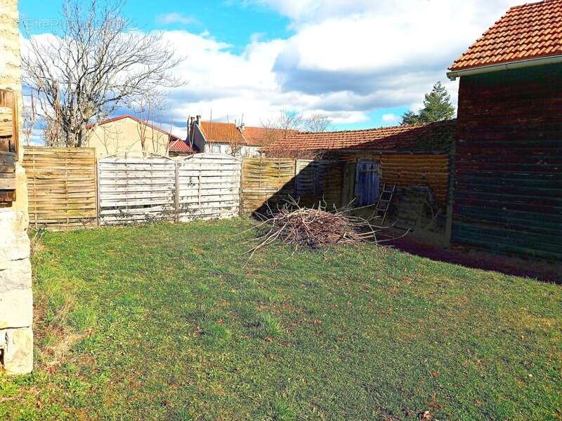 Maison à SAINT-PRIEST-BRAMEFANT