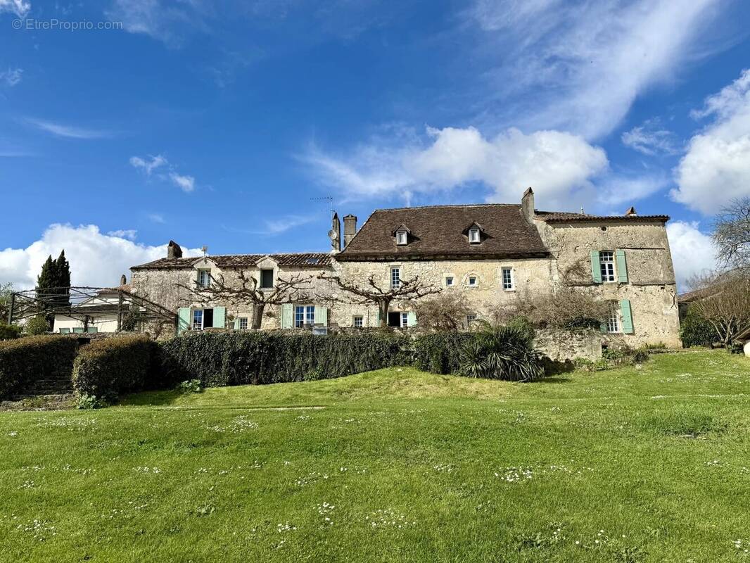 Manoir entre Bergerac et Saint Émilion avec Gîtes, Piscine Chauffée et Vues Panoramiques - photo 2